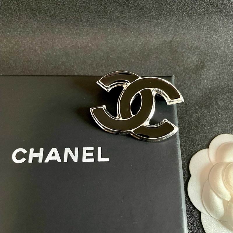 Chanel Brooch 08yxs01